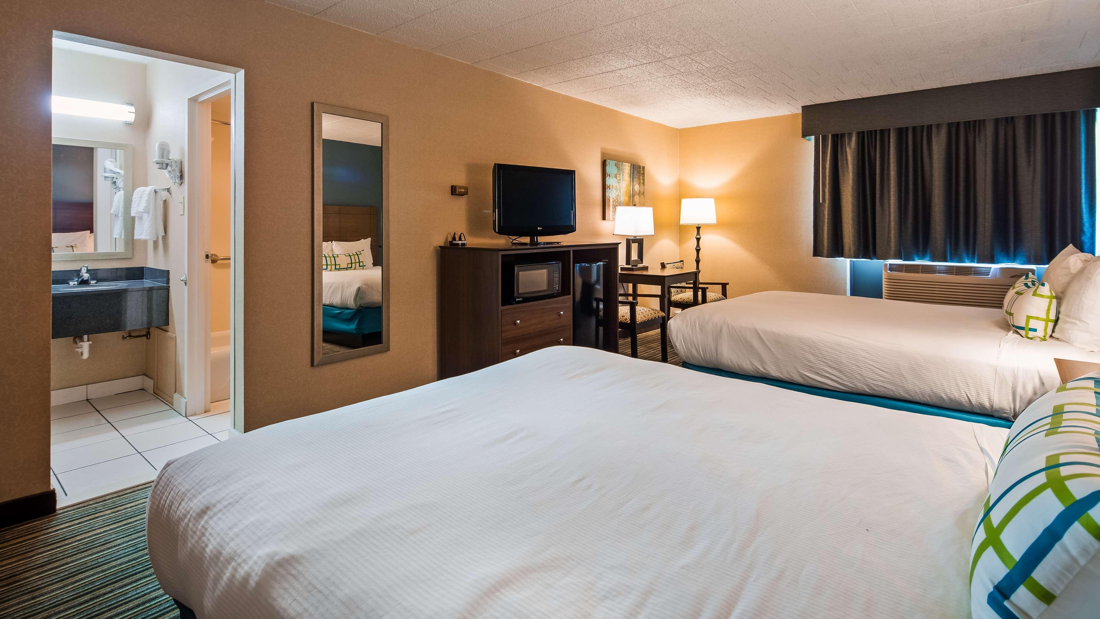 Best Western Woodhaven Inn Экстерьер фото