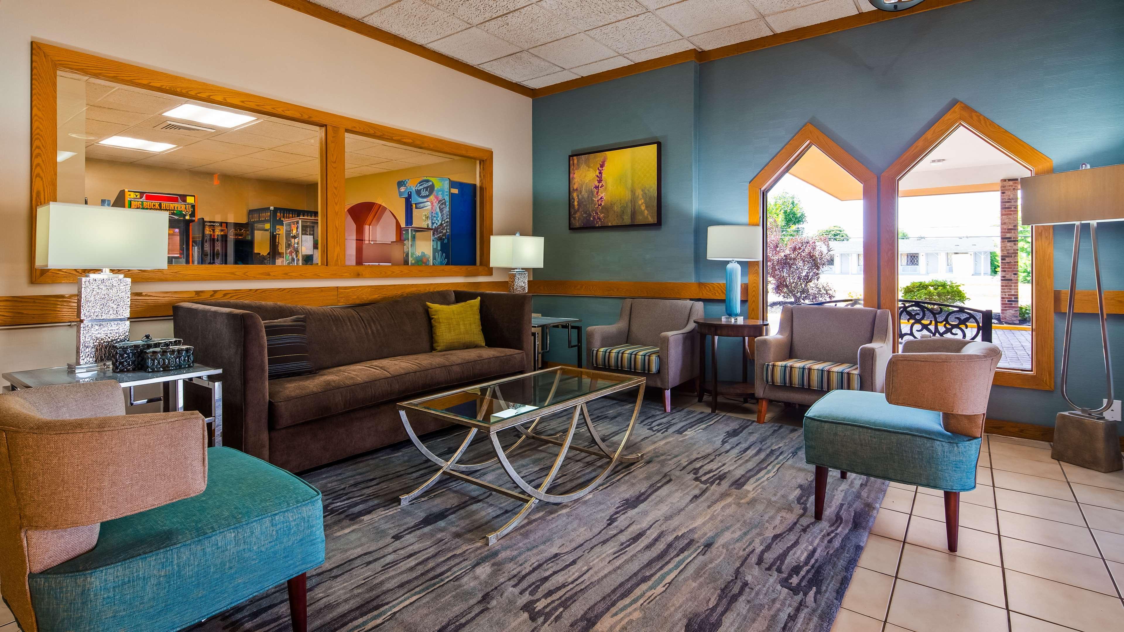 Best Western Woodhaven Inn Экстерьер фото