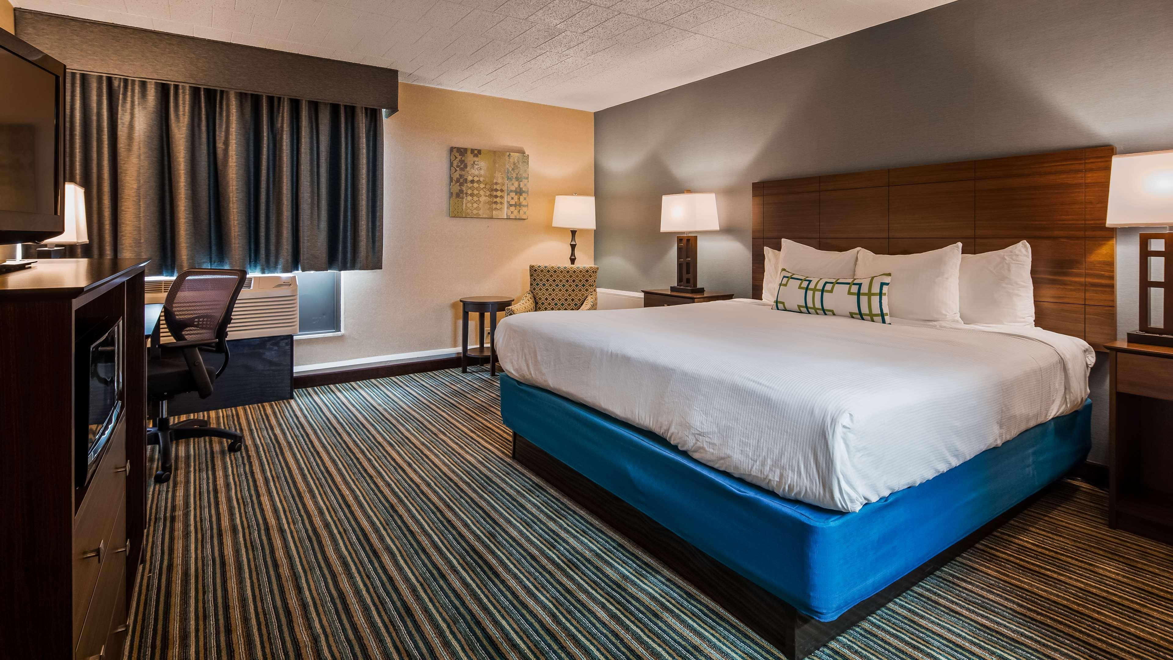 Best Western Woodhaven Inn Экстерьер фото