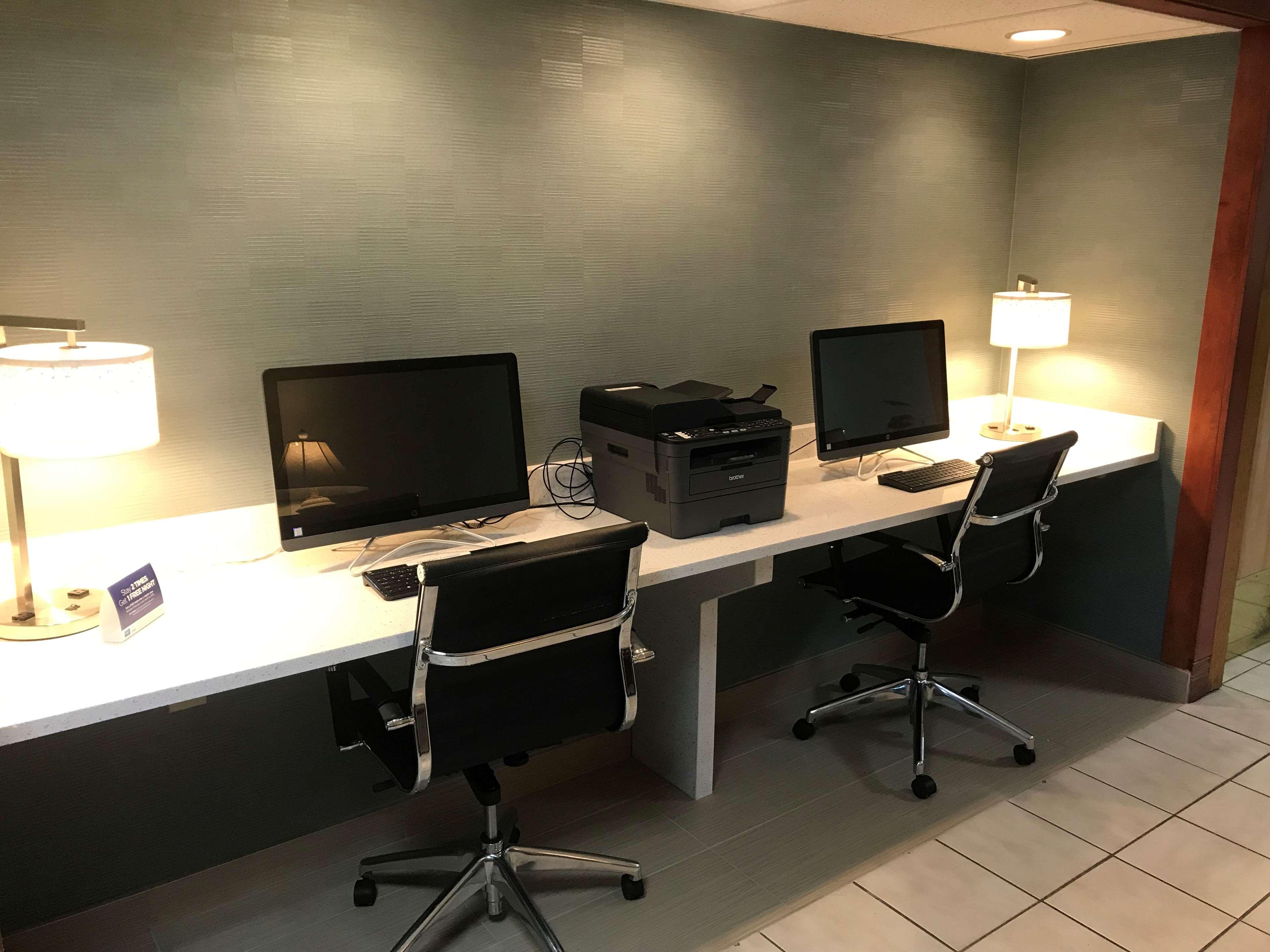 Best Western Woodhaven Inn Экстерьер фото