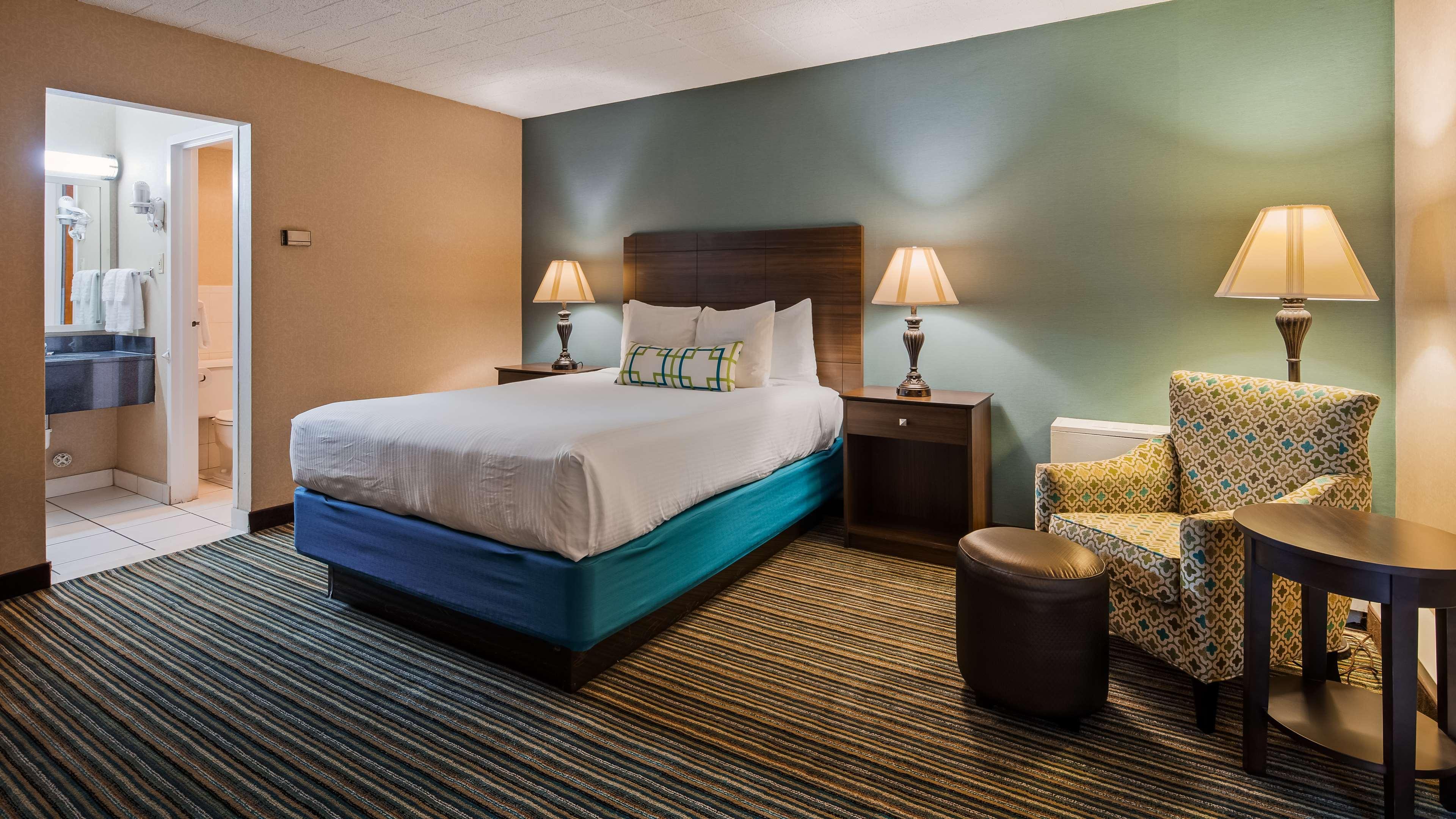 Best Western Woodhaven Inn Экстерьер фото