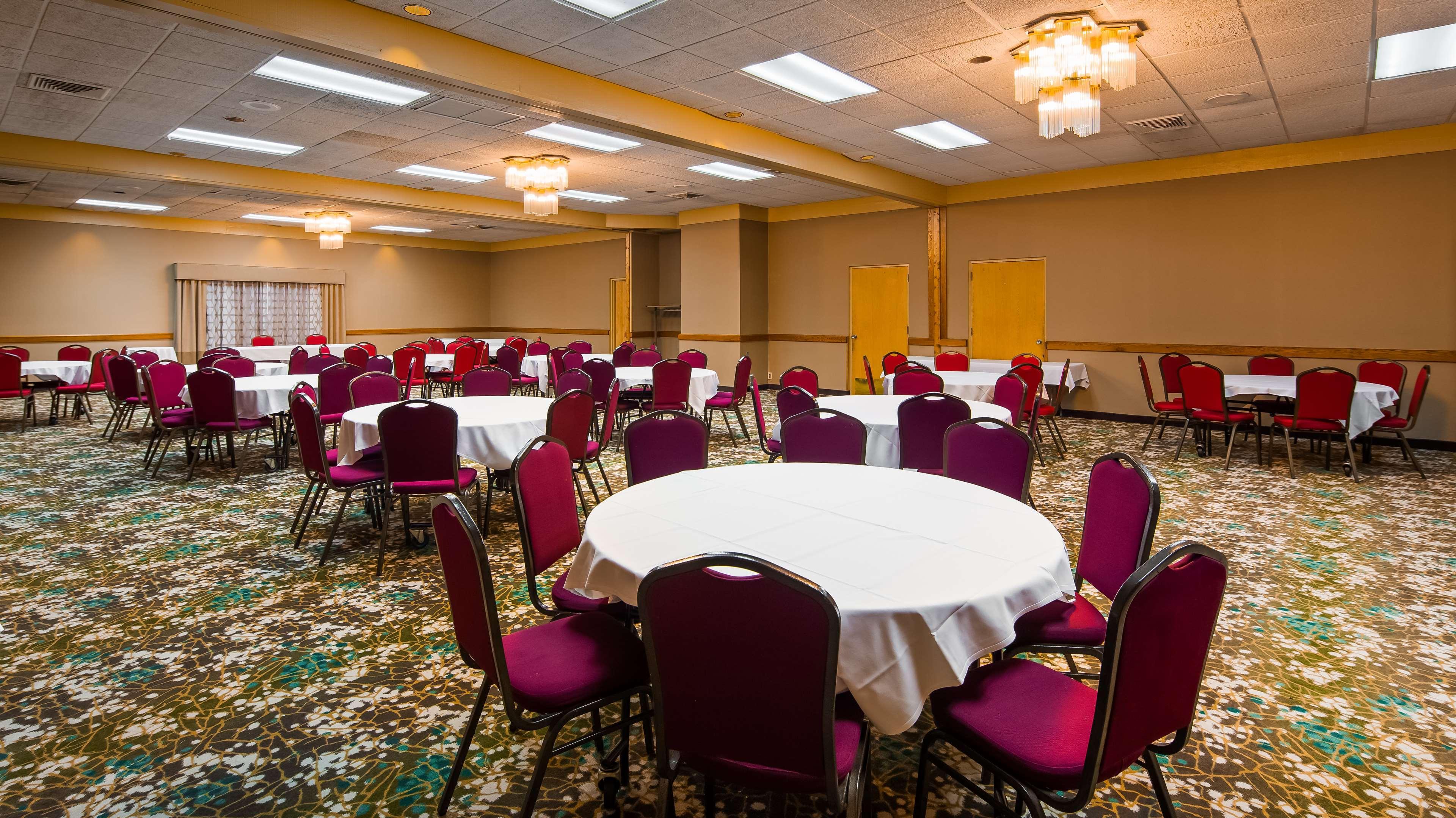 Best Western Woodhaven Inn Экстерьер фото