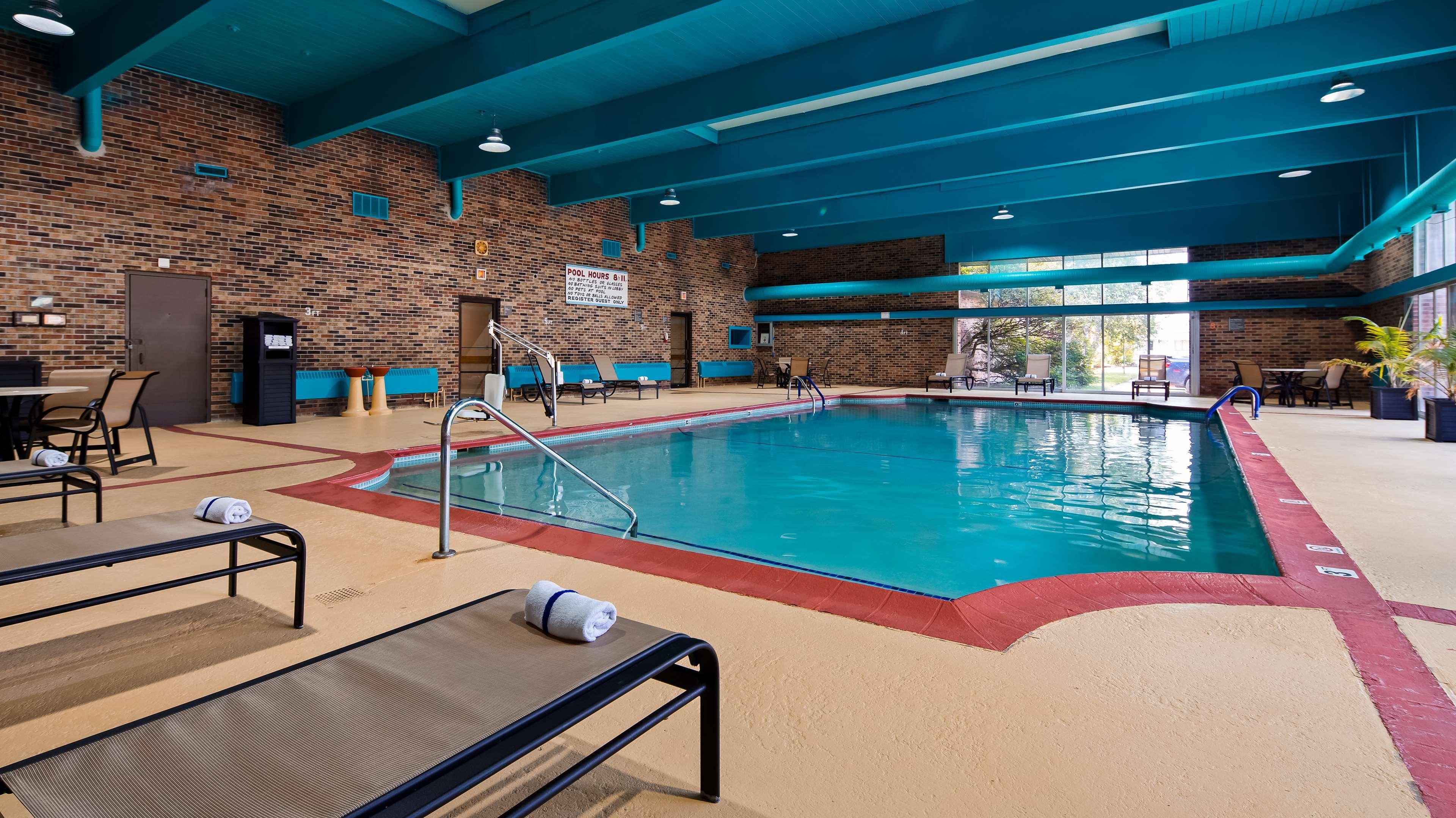 Best Western Woodhaven Inn Экстерьер фото