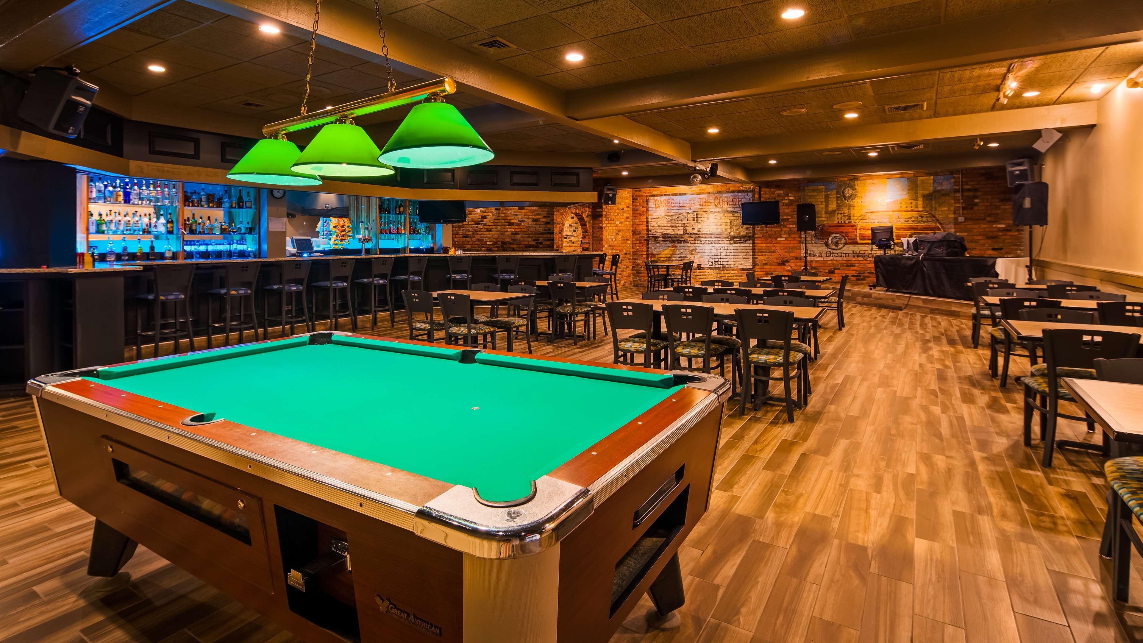 Best Western Woodhaven Inn Экстерьер фото