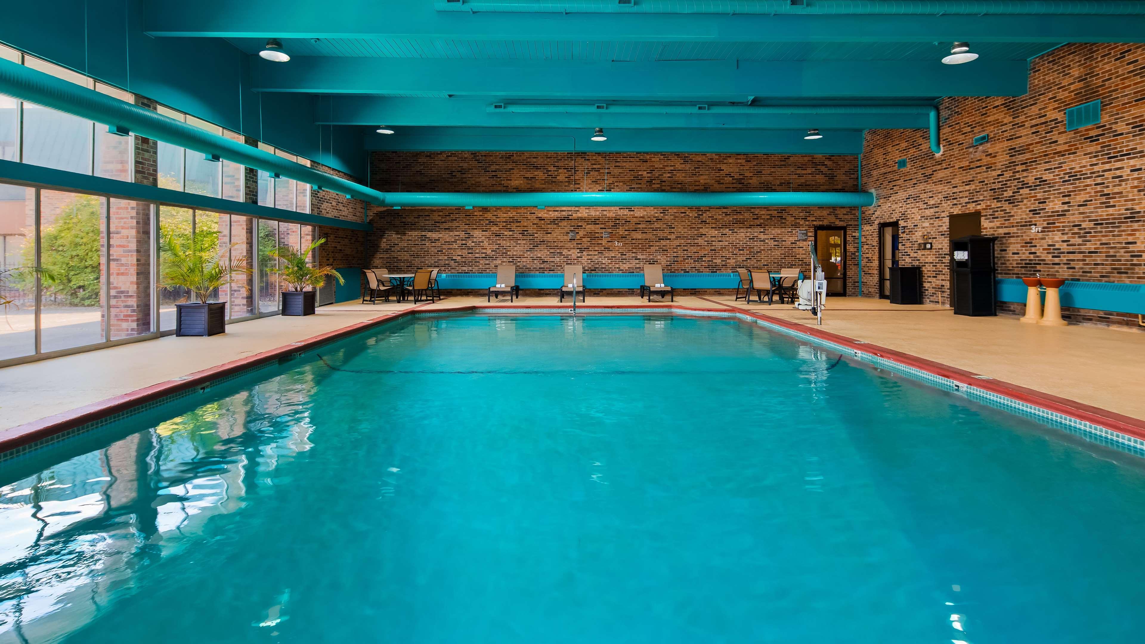 Best Western Woodhaven Inn Экстерьер фото