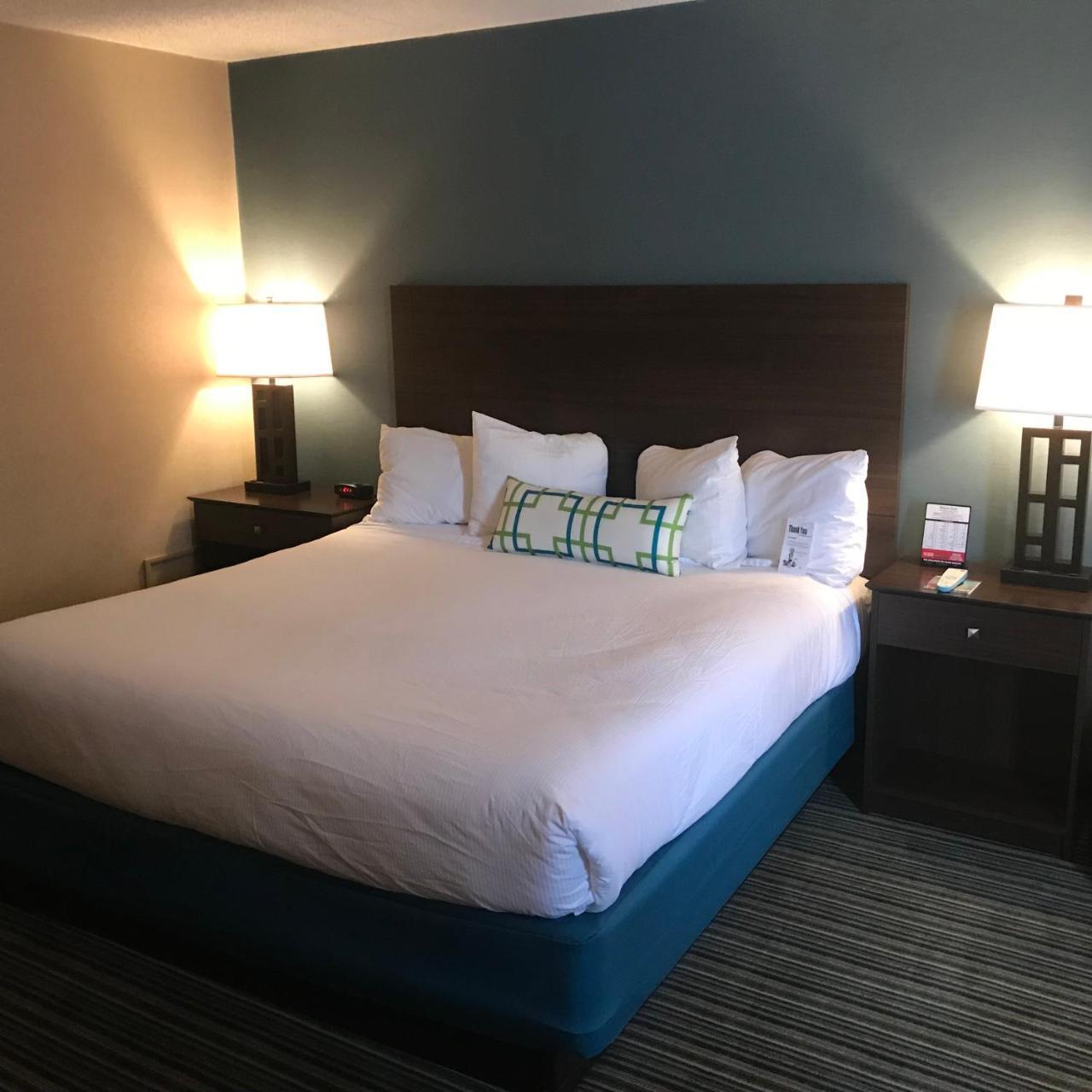 Best Western Woodhaven Inn Экстерьер фото